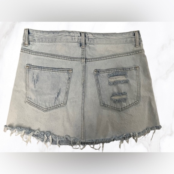 Forever21 LA. Distressed Jean Skirt size 28 - Picture 2 of 2